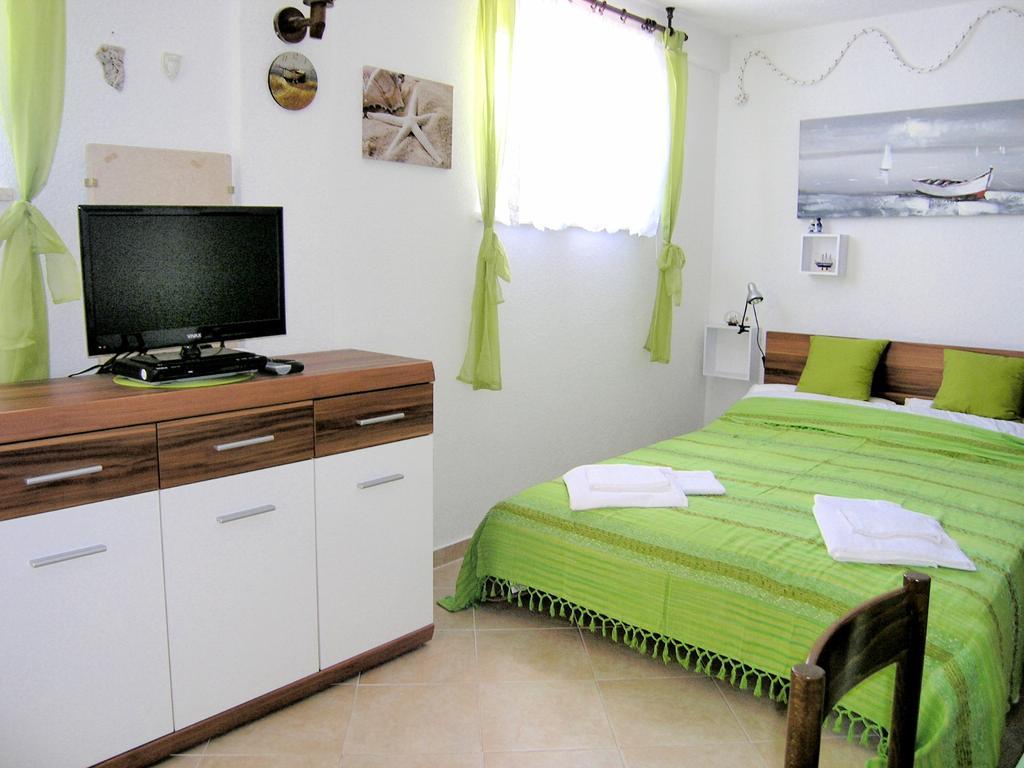 Studio Apartment Tamara Krk Town Oda fotoğraf