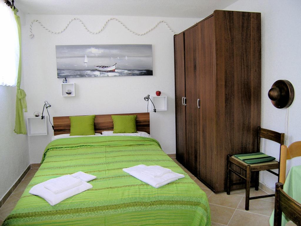 Studio Apartment Tamara Krk Town Oda fotoğraf