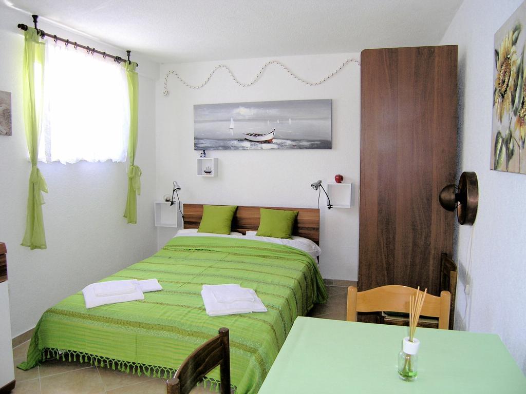 Studio Apartment Tamara Krk Town Oda fotoğraf