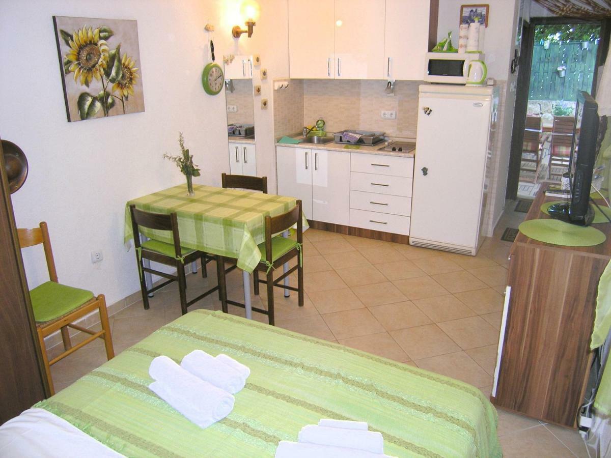 Studio Apartment Tamara Krk Town Dış mekan fotoğraf